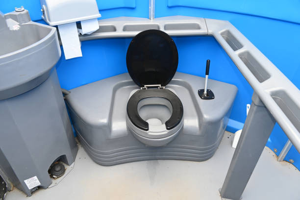 Best Porta potty delivery and setup  in East Rutherford, NJ